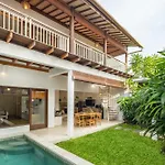 3 Bedroom Cozy Private Pool Villa In Seminyak Wifi